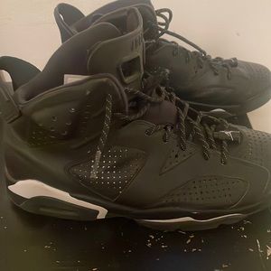 Black Jordan shoes, size 9 1/2 months very good shape older